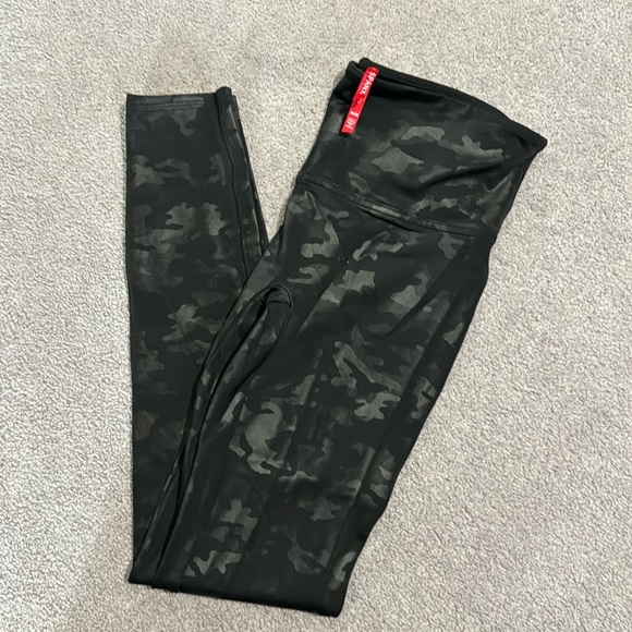Spanx camo leggings - Picture 1 of 6